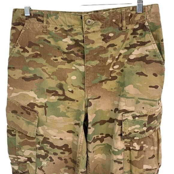 Army Camo pants. Size 31-35 waist (M) and 32-35 inseam. - Picture 1 of 8